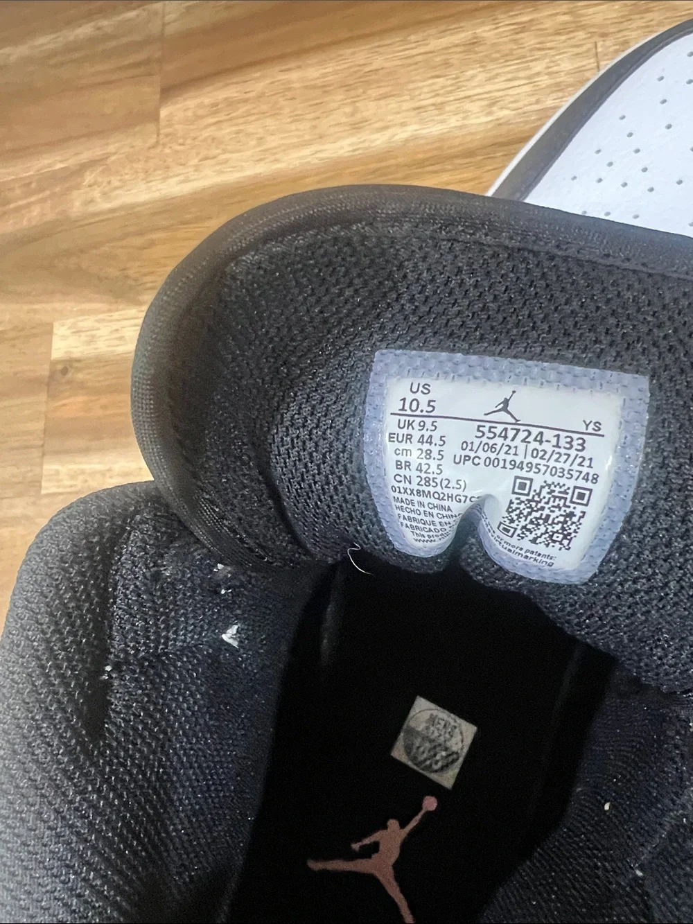 2021 Air Jordan 1 Mid 'Crimson Tint'